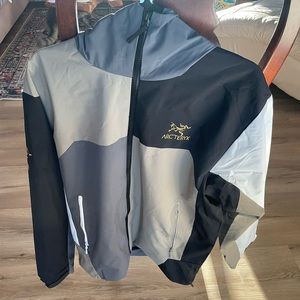Arc’teryx mens SV jacket